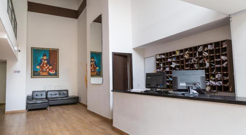 Edificio La Frontera Loft Apartment Medellin Bagian luar foto