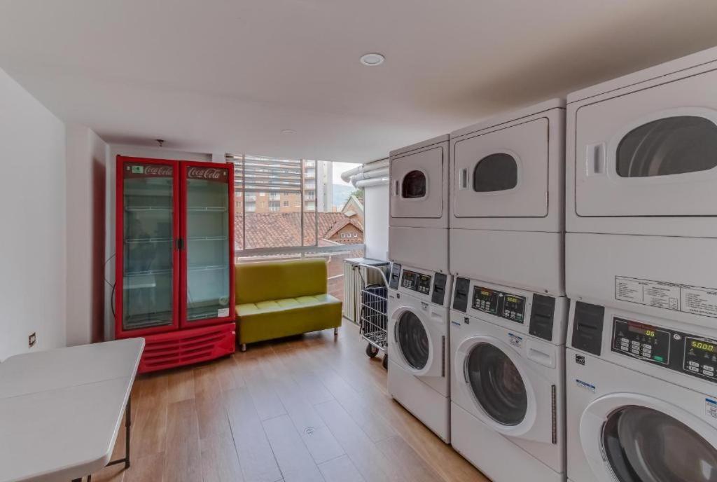 Edificio La Frontera Loft Apartment Medellin Bagian luar foto