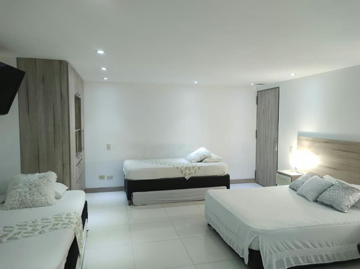 Edificio La Frontera Loft Apartment Medellin Bagian luar foto