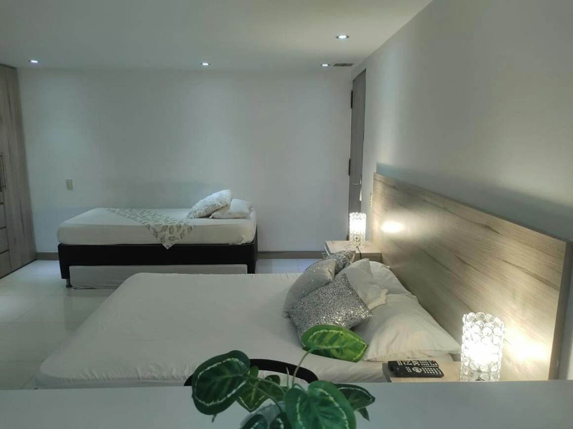 Edificio La Frontera Loft Apartment Medellin Bagian luar foto