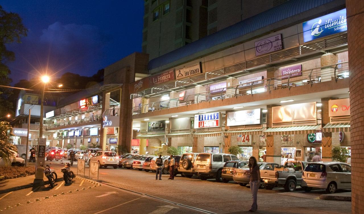 Edificio La Frontera Loft Apartment Medellin Bagian luar foto